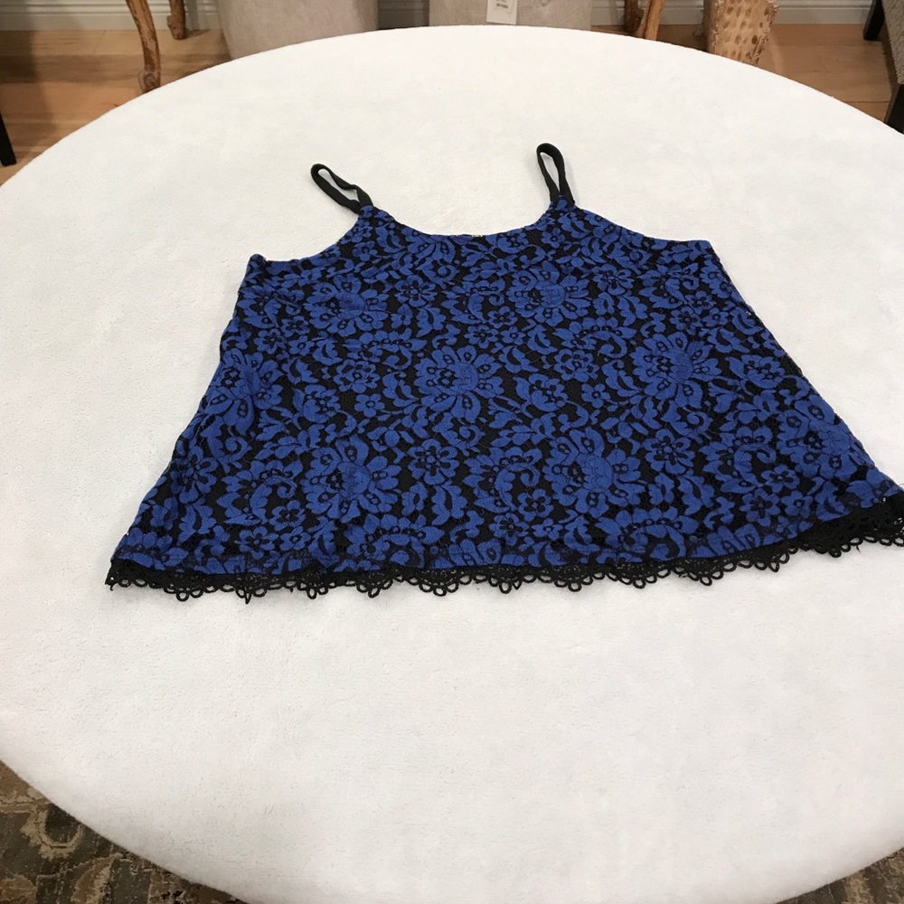 D Signed lace black and blue tank top
