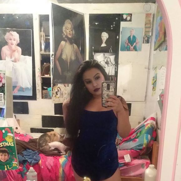 Meet your Posher, Agnes - Picture 1 of 1