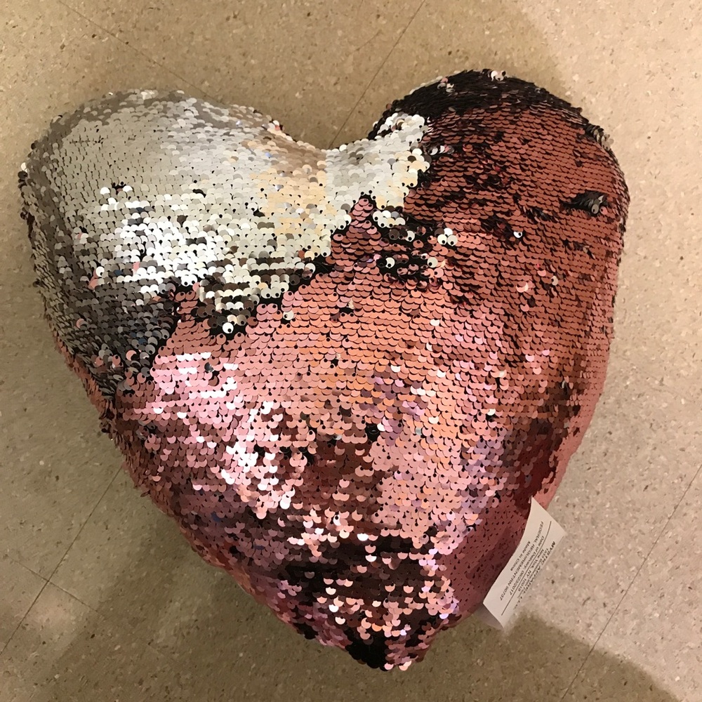 🔥Color Changing Heart Glitter Decorative Pillow