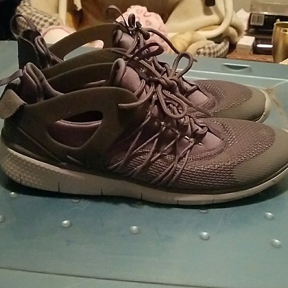 Wmns Nike Free Viritous Running Shoe - Picture 1 of 5