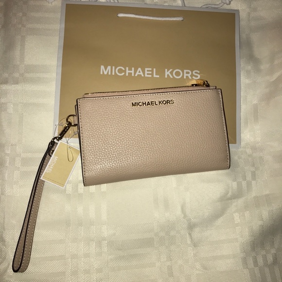 Michael Kors Handbags - Michael Kors Wristlet/Clutch NWT