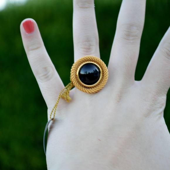 Sarah Coventry NWT Vintage Gold Mesh Ring Size 8 - Picture 4 of 5