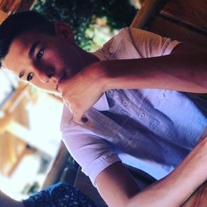 Meet your Posher, Refik