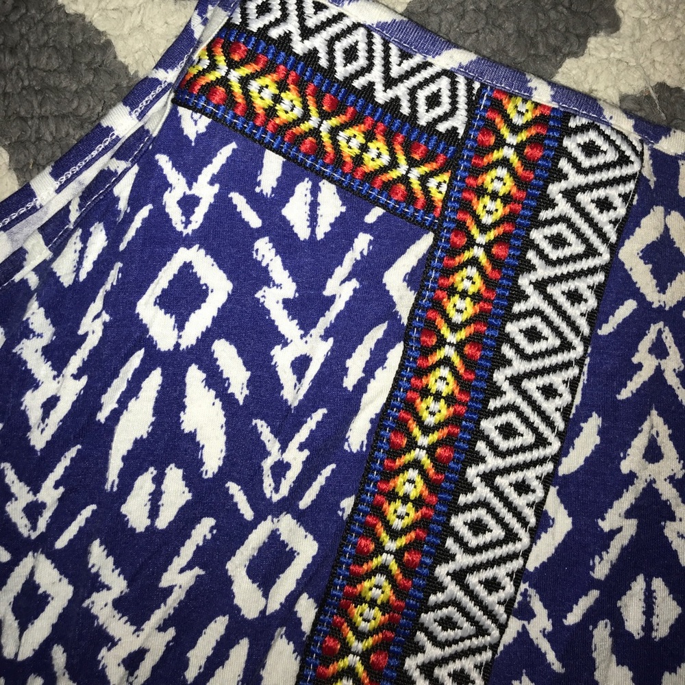 Embroidered Tank Top - Picture 2 of 3