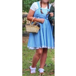 Dorothy costume! 👠