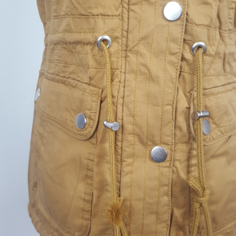 Ymi Winter Vest with Detachable Hoodie - Picture 5 of 6