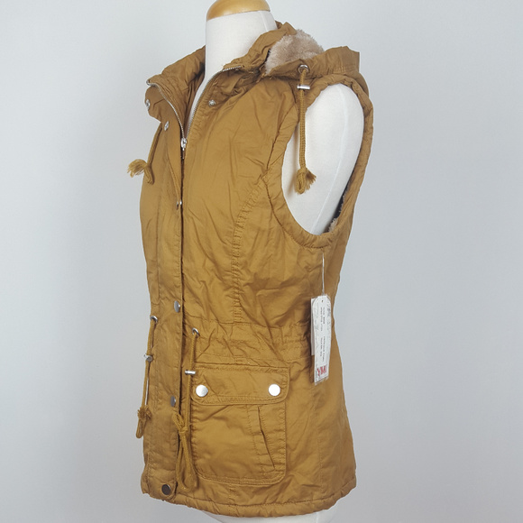 Ymi  Winter Vest with Detachable Hoodie - Picture 3 of 6