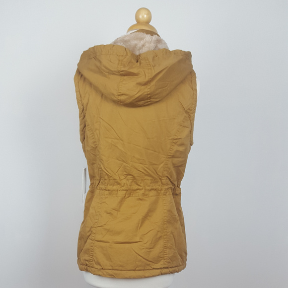 Ymi  Winter Vest with Detachable Hoodie - Picture 4 of 6