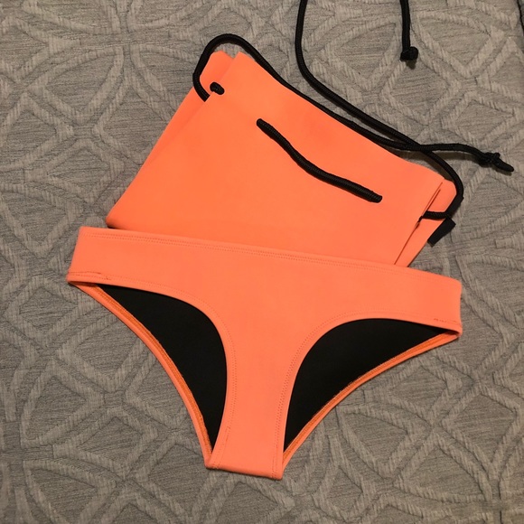 Triangl Bikini Bottoms - Picture 1 of 2