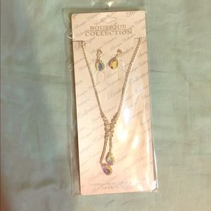 Necklace and earrings set