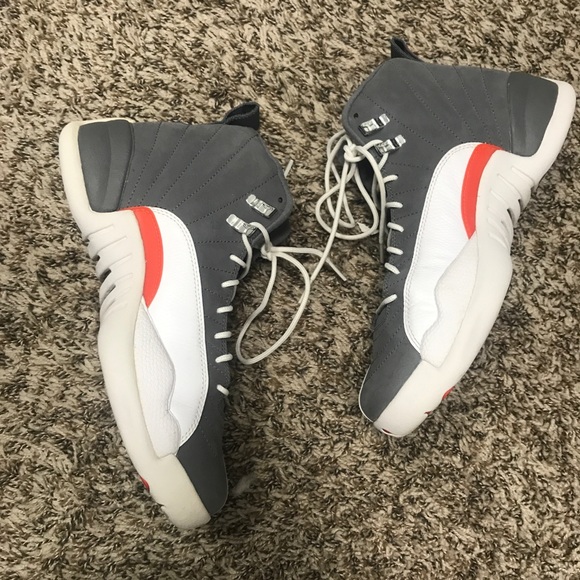 Air Jordan Retro 12 - Picture 2 of 8