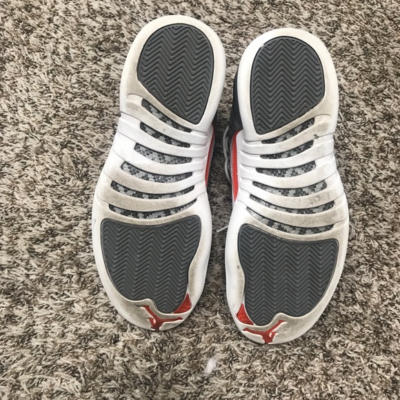 Air Jordan Retro 12 - Picture 5 of 8