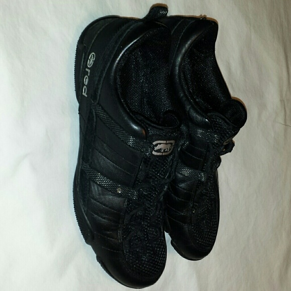 Ecco Red - Picture 2 of 8