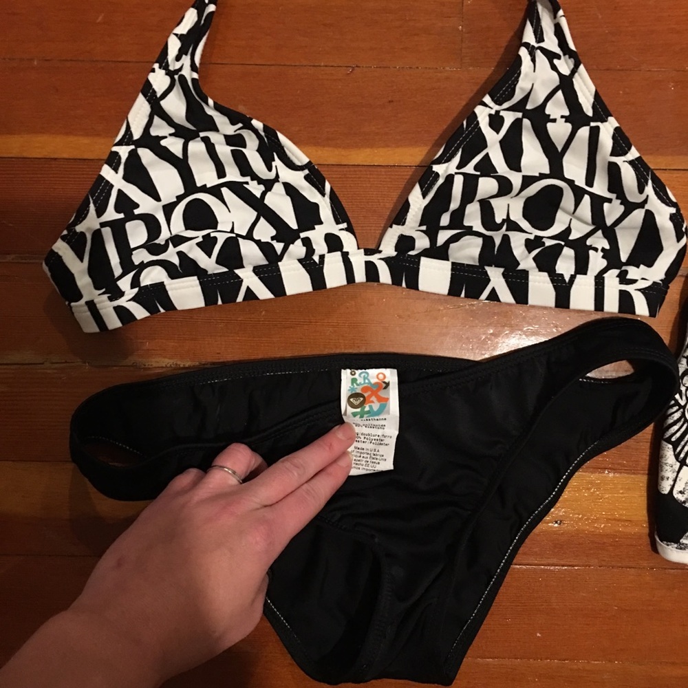 Bathing suits - Picture 3 of 8