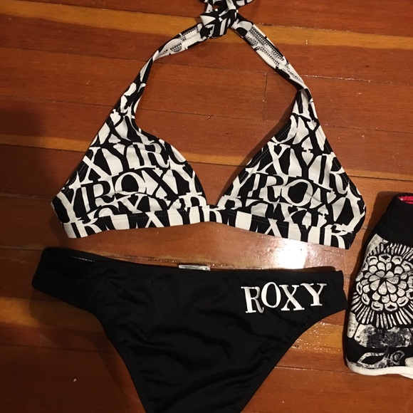 Bathing suits - Picture 2 of 8