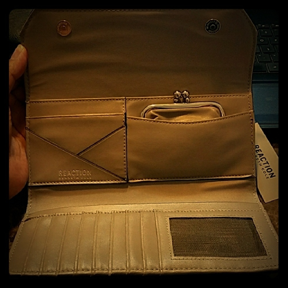 Black wallet NWT