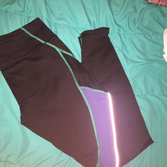 Victoria's Secret Pants - (2) VSX Sport Leggings