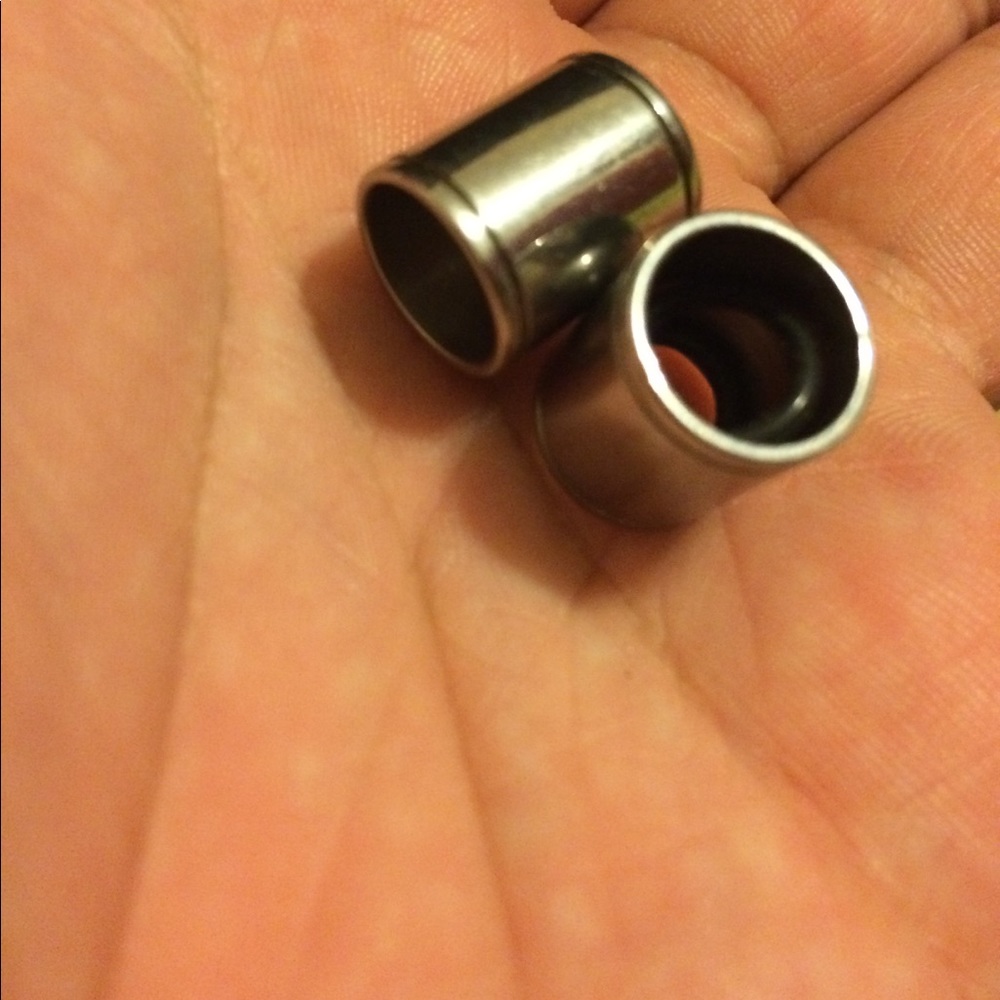 Tunnel plugs