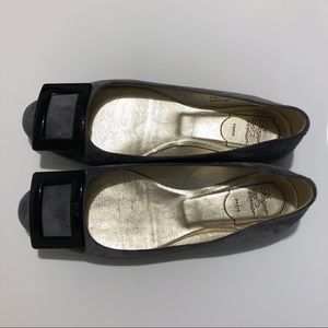 ✨Roger Vivier’s signature flat✨