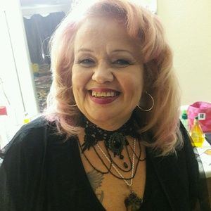 Meet your Posher, Sharon