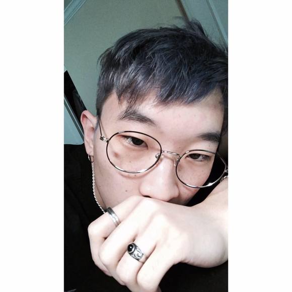 Meet your Posher, Chris - Picture 1 of 1