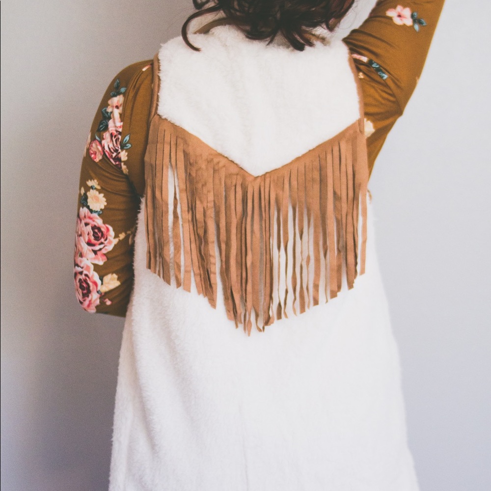 Ivory Fringe Vest - Picture 2 of 2