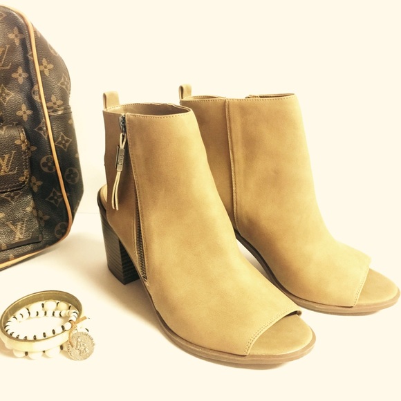 New Circus Sam Edelman Kammi Peep Toe Bootie Boot - Picture 8 of 8