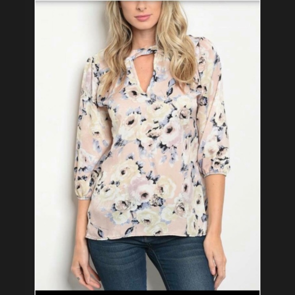 Ivory/floral blush print top.