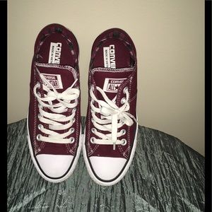 Like New Converse Low Top Sneaker Shoe