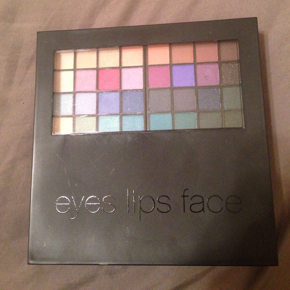 Eyes lips and face make up kit
