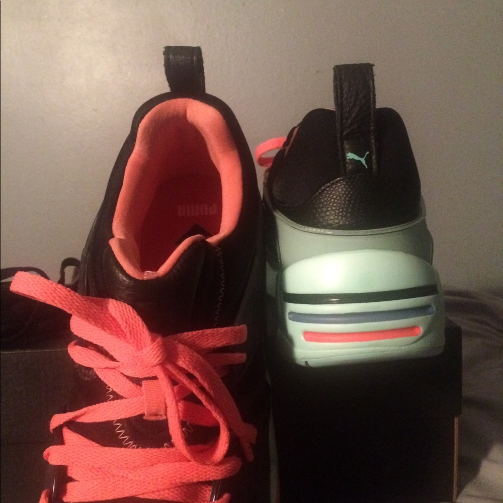 Puma x Pink Dolphin collaborative sneaker - Picture 6 of 8