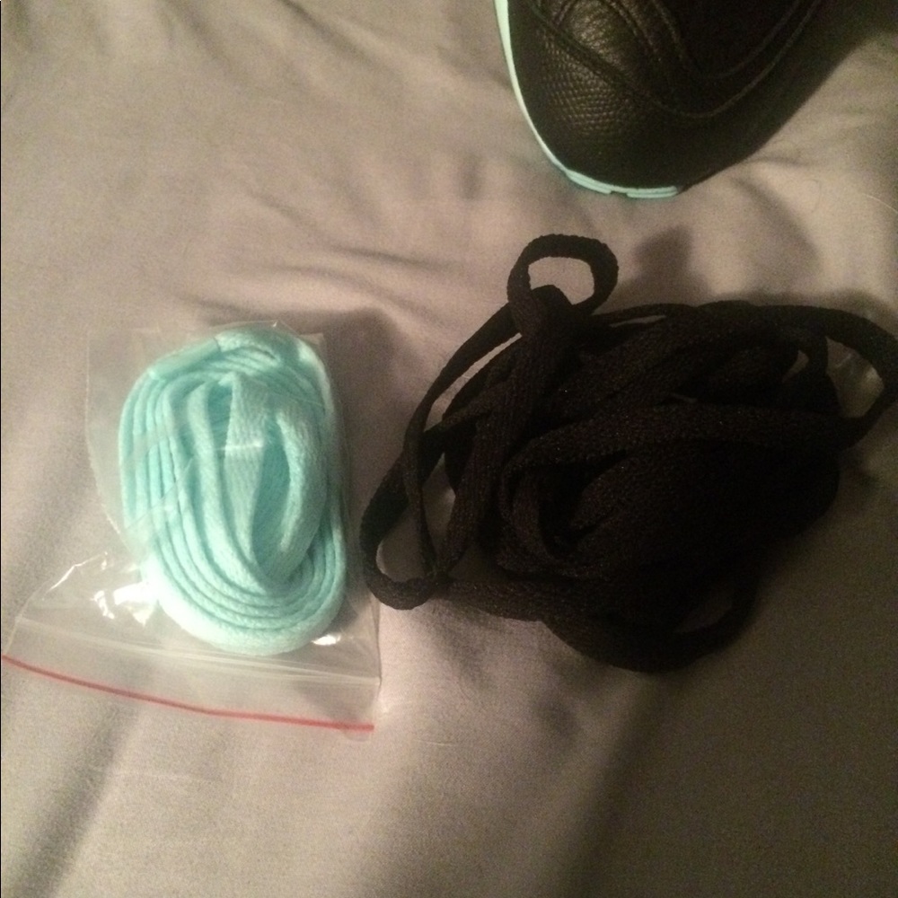 Puma x Pink Dolphin collaborative sneaker - Picture 7 of 8