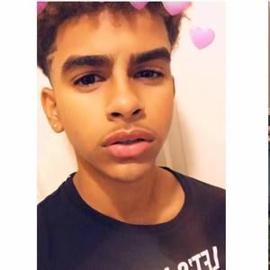 Meet your Posher, Dominican