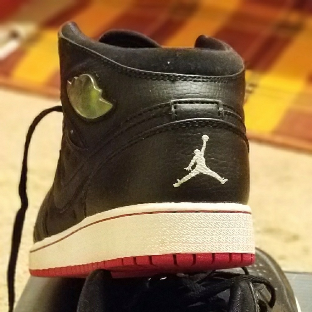 Pre-loved Jordan 1 Velocity