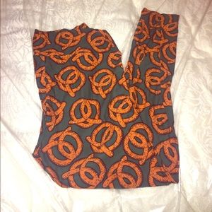 Lularoe pretzel leggings Tall & Curvy