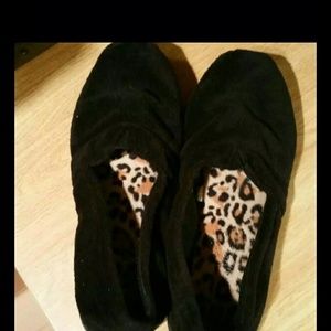 Sz 9 well worn dear down slippers