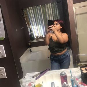 Meet your Posher, Yessi