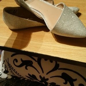 Sz 9 1/2 silver glitter slides