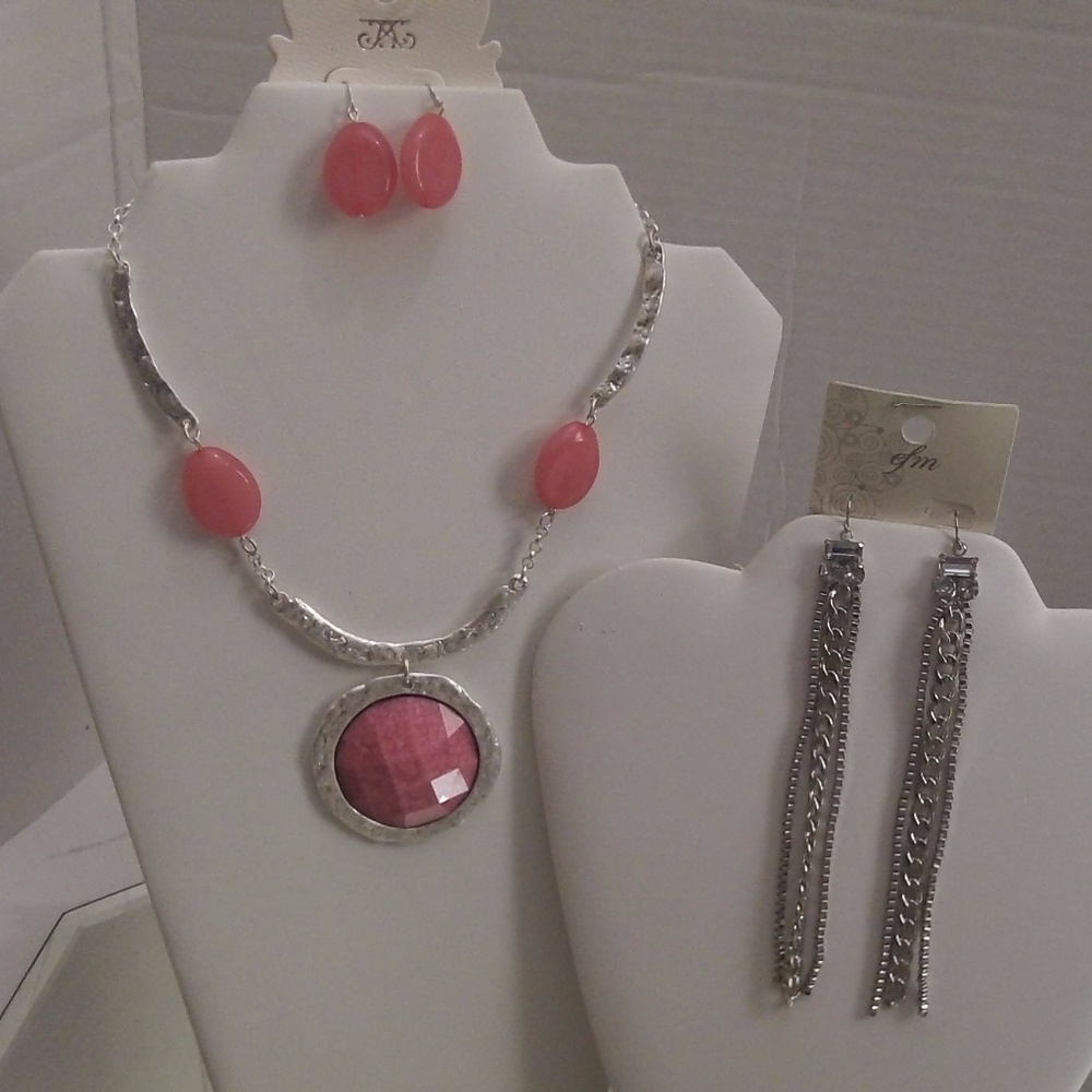 NWTS $37 RETAIL EFM EARRINGS & DESIGNER NECKLACE B