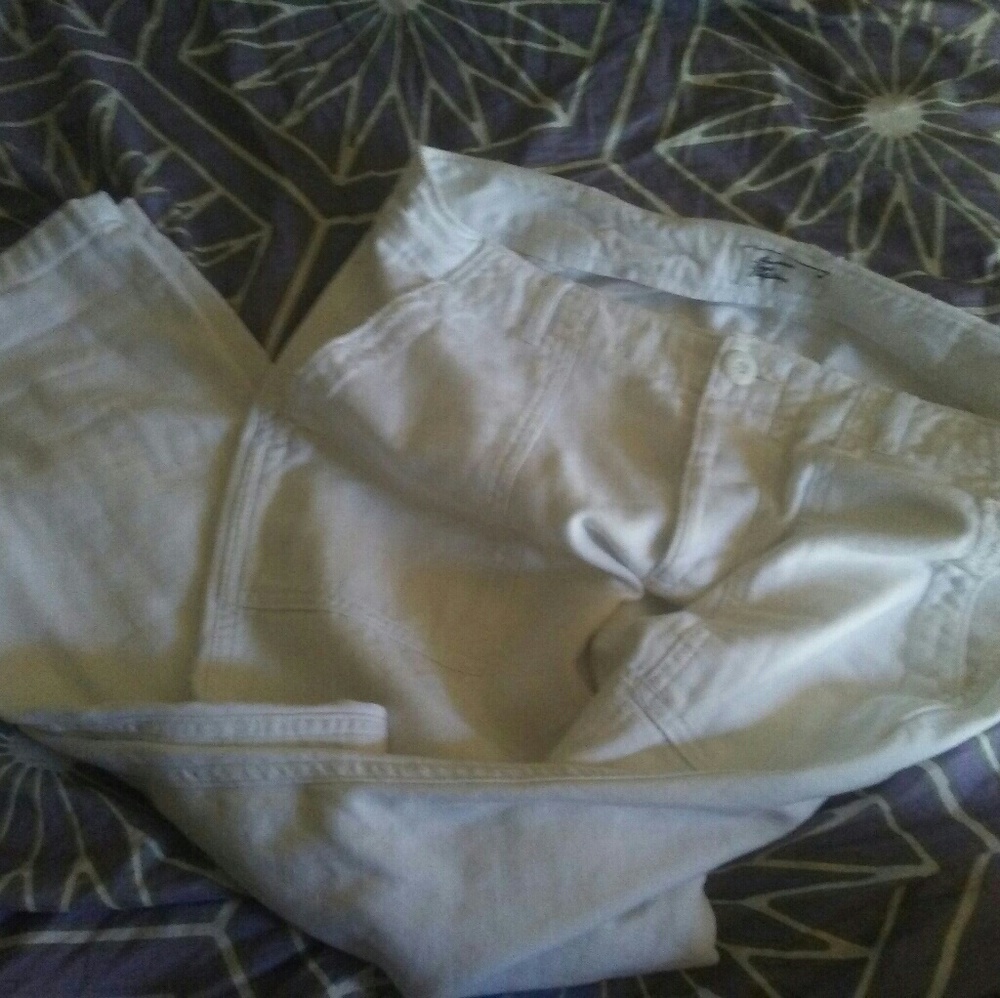 Like new AE cargo style pants size 8