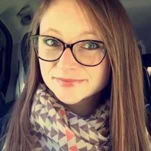Meet your Posher, Courtney
