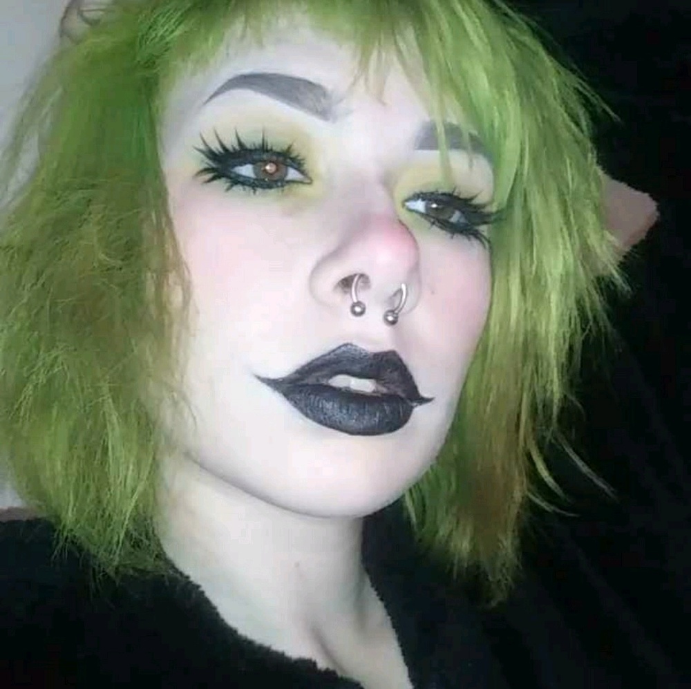 Meet your Posher, Max