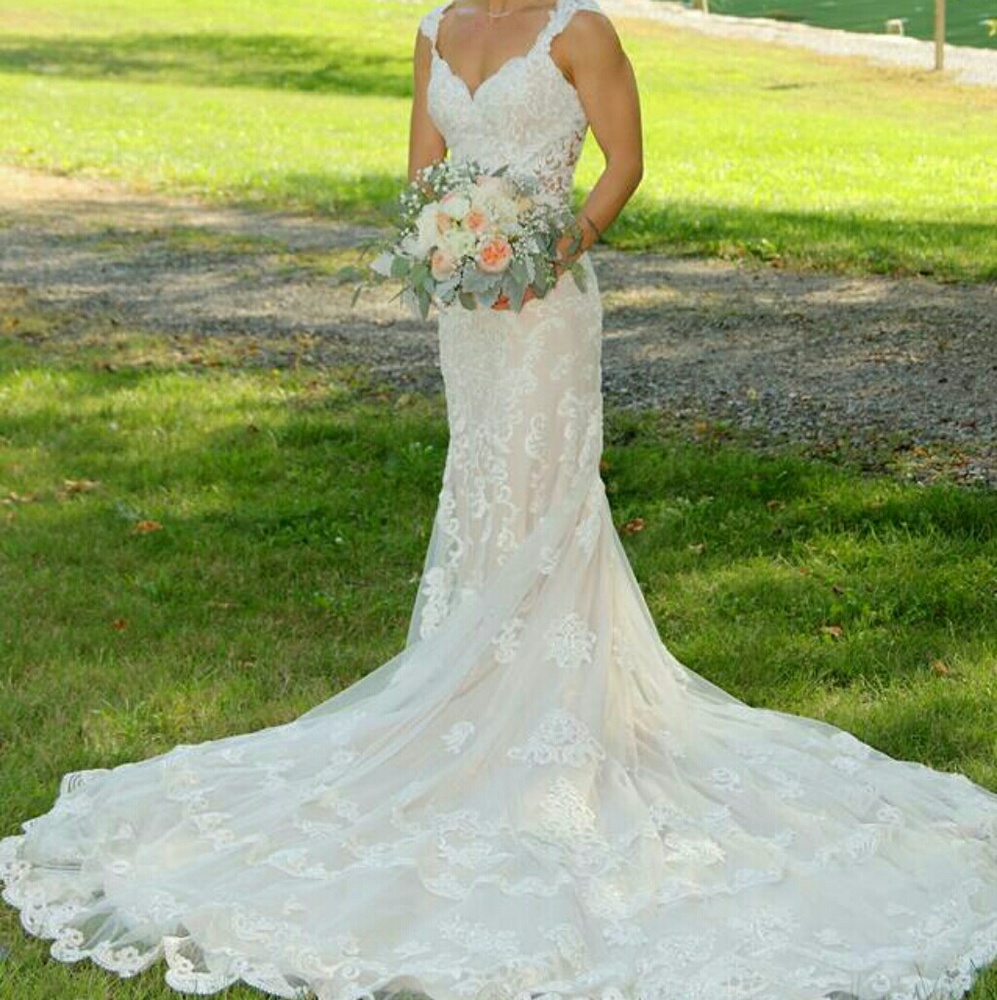 Essence of Australia wedding dress - size 6