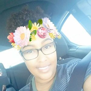 Meet your Posher, Dominique