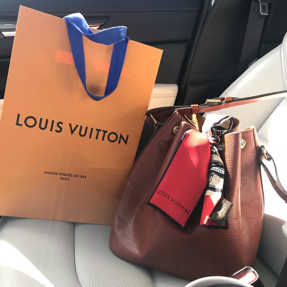 Louis Vuitton Epi Noe Petit
