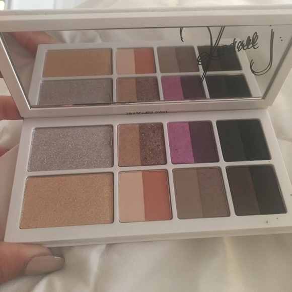 "Beauty is an attitude" Kendall J - Picture 2 of 2