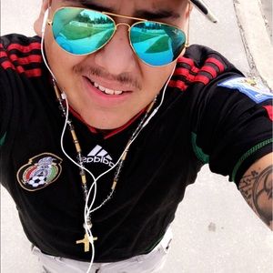 Meet your Posher, Cesar