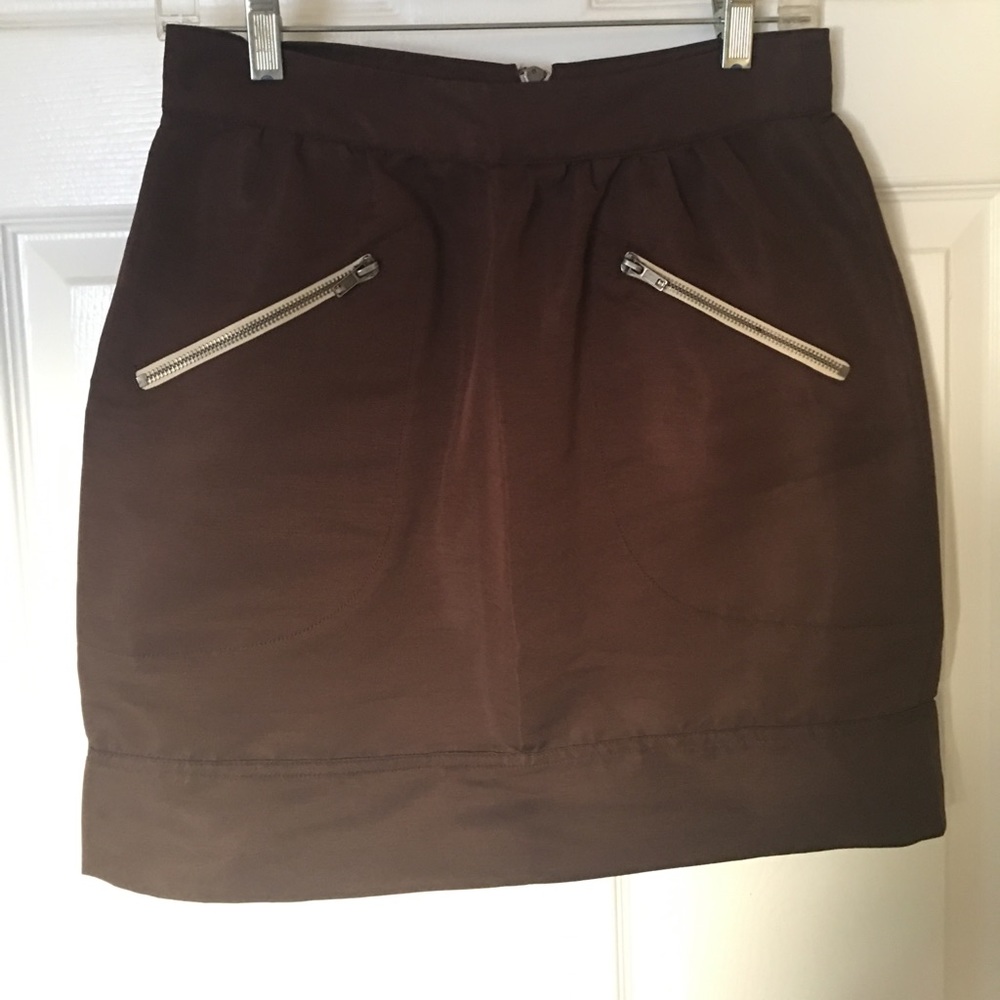 Brown skirt with exposed contrast zipper
