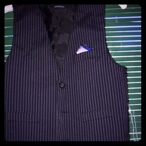 Black and white pinstriped vest with blue hankie
