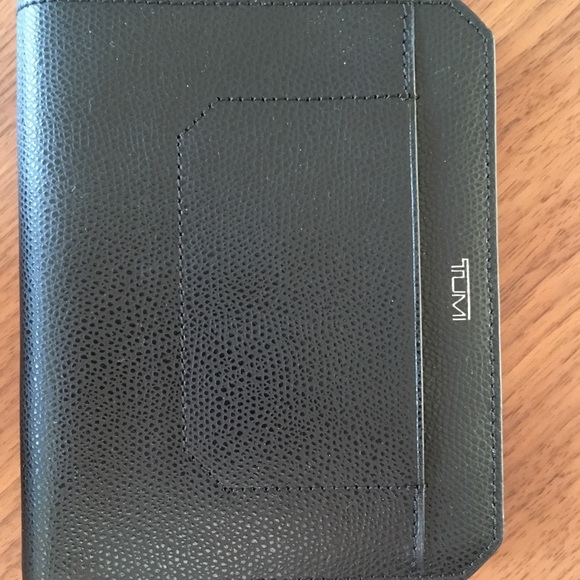 tumi passport